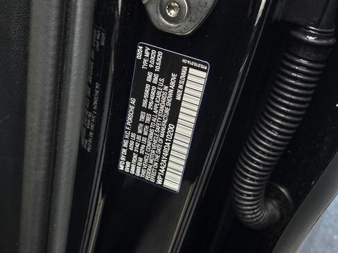 Used 2024 Porsche Cayenne AWD/4WD image 30