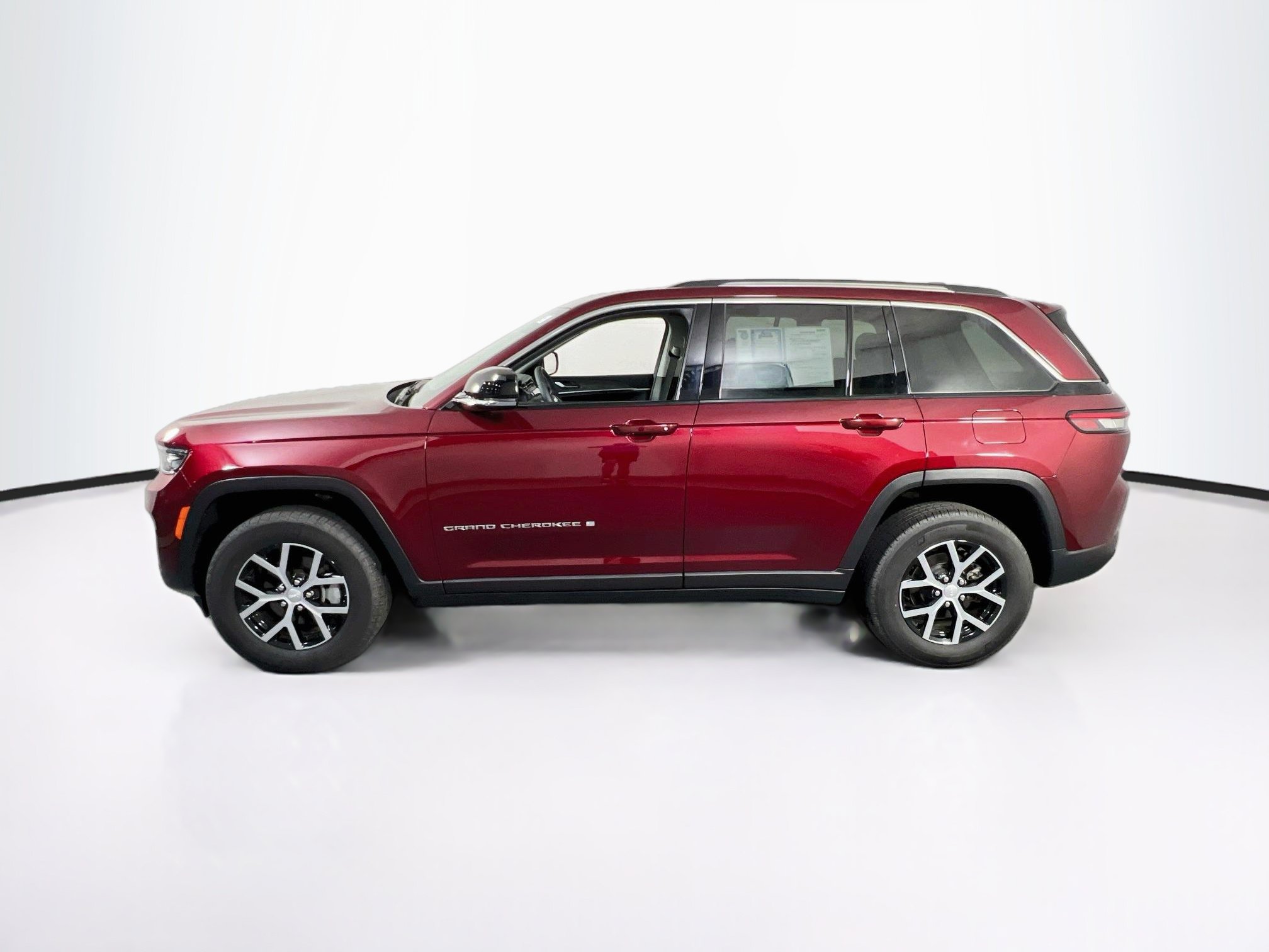 Used 2023 Jeep Grand Cherokee Limited AWD/4WD image 8