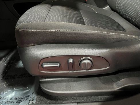 Certified 2023 GMC Acadia SLE w/ Driver Convenience Package image 26