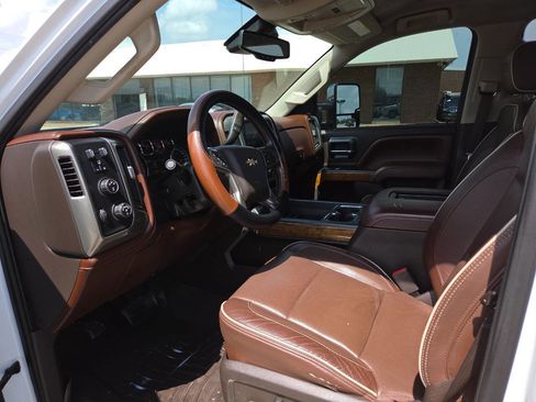 Used 2016 Chevrolet Silverado 2500 High Country w/ Duramax Plus Package AWD/4WD image 19