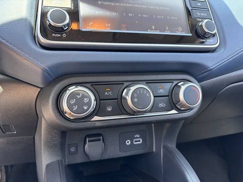 Used 2025 Nissan Versa SV FWD image 23