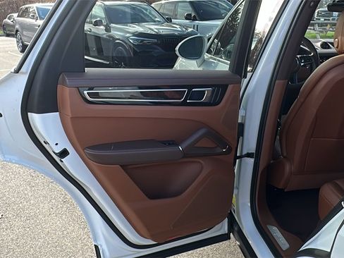 Used 2023 Porsche Cayenne image 21