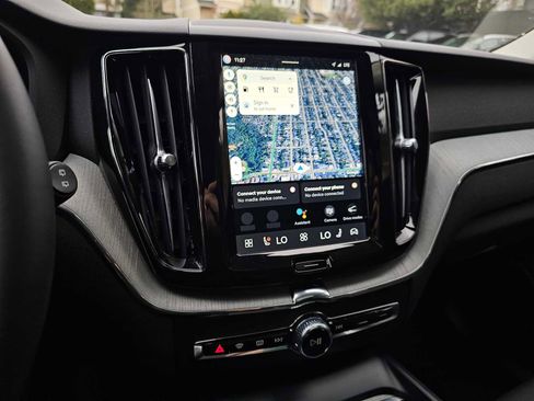 Certified 2025 Volvo XC60 B5 Plus w/ Protection Package Premier image 29