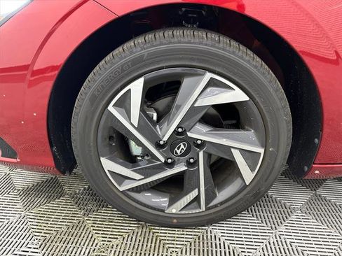 New 2025 Hyundai Elantra Limited image 12