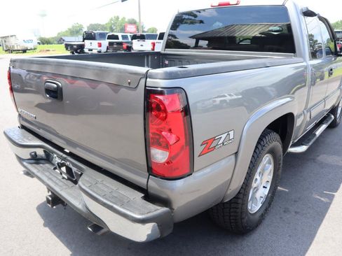 Used 2006 Chevrolet Silverado 1500 LT w/ Onstar Plus Package AWD/4WD image 5
