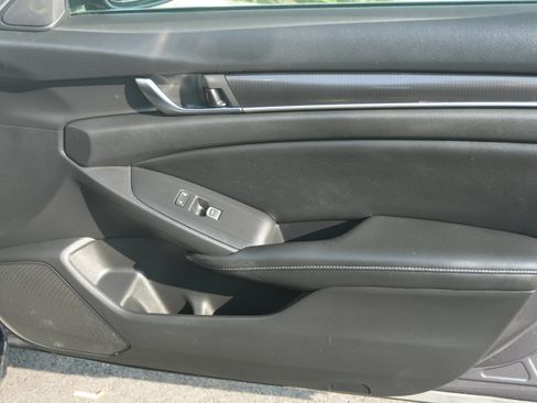 Used 2019 Honda Accord Sport image 19