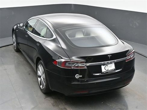 Used 2020 Tesla Model S Long Range Plus image 41