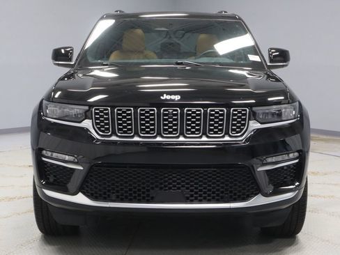 Used 2025 Jeep Grand Cherokee Summit AWD/4WD image 7