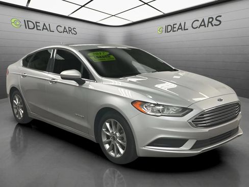 Used 2017 Ford Fusion S FWD image 3