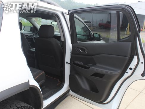 Used 2023 GMC Acadia AT4 AWD/4WD image 24