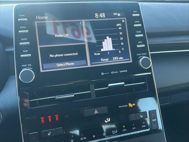 Certified 2022 Toyota Avalon XLE w/ Moonroof Package FWD image 17