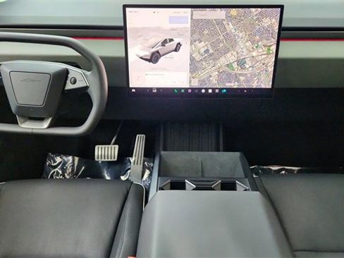 Used 2024 Tesla Cybertruck AWD Crew Cab image 33