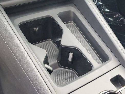 New 2026 Volkswagen Tiguan SE R-Line FWD image 26