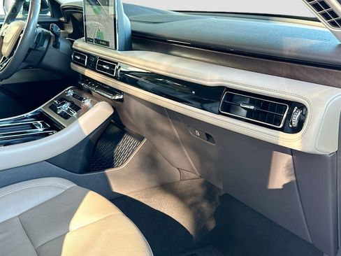 Used 2022 Lincoln Aviator Reserve w/ Elements Package Plus image 32