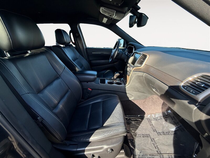 Used 2016 Jeep Grand Cherokee Limited RWD image 16