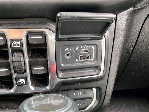 Used 2023 Jeep Wrangler Unlimited Sahara AWD/4WD image 21