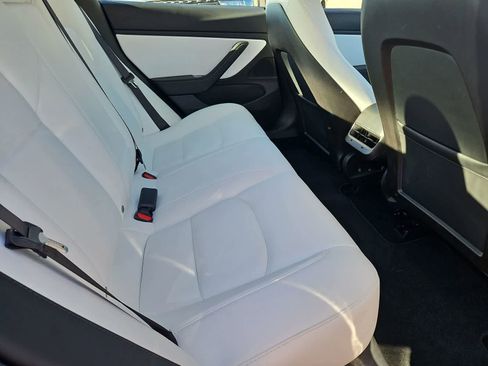 Used 2019 Tesla Model 3 Standard Range Plus image 20