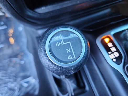 Used 2020 Jeep Wrangler Unlimited Sahara image 32