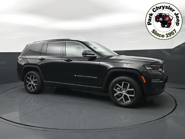 Used 2024 Jeep Grand Cherokee Limited w/ Trailer Tow Package AWD/4WD image 1