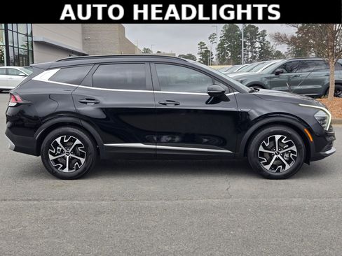 Used 2025 Kia Sportage EX w/ Premium Package image 8