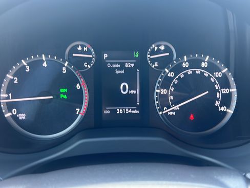 Used 2023 Lexus GX 460 w/ Black Line Special Edition AWD/4WD image 30