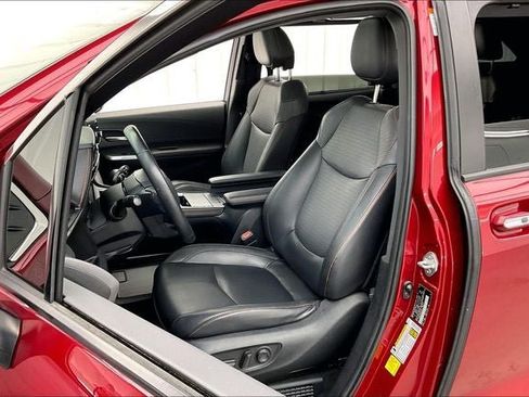 Used 2021 Toyota Sienna XSE w/ XSE Plus Package AWD/4WD image 8