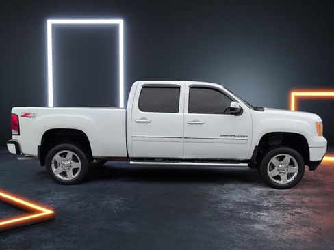 Used 2013 GMC Sierra 2500 Denali w/ Suspension Package, Off-Road image 4