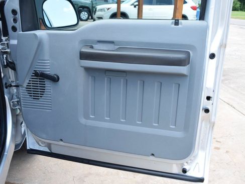 Used 2015 Ford F250 XL RWD image 12