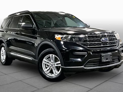 Used 2020 Ford Explorer XLT w/ Comfort Package AWD/4WD image 3