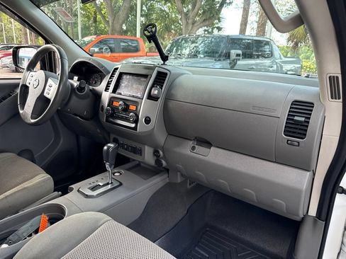 Used 2021 Nissan Frontier SV w/ Midnight Edition Floor Mats RWD image 21