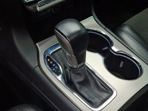 Used 2021 Jeep Grand Cherokee Laredo X AWD/4WD image 16