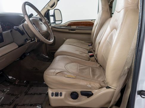 Used 2000 Ford F250 Lariat image 10