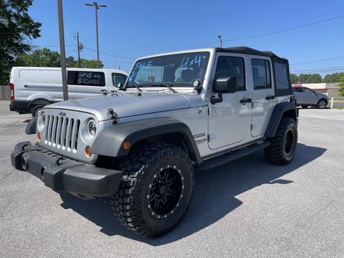 Used 2012 Jeep Wrangler Unlimited Sport AWD/4WD image 11