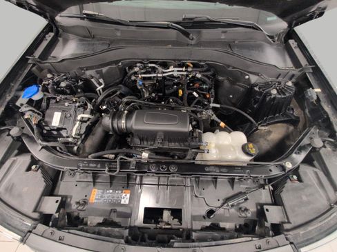 Used 2024 Ford Explorer XLT w/ Equipment Group 202A AWD/4WD image 9