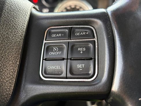 Used 2020 RAM 1500 Classic SLT w/ Luxury Group image 13