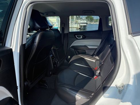 Certified 2022 Jeep Compass Limited image 10