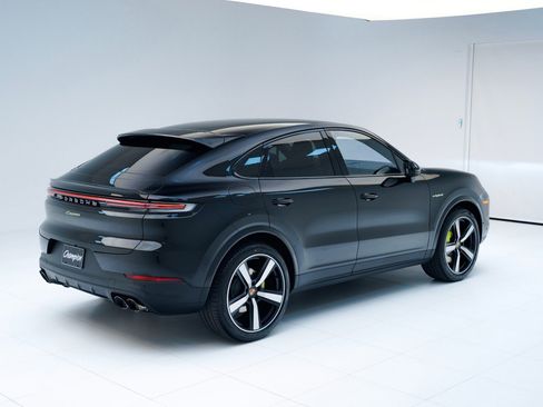 New 2026 Porsche Cayenne E-Hybrid Coupe image 9