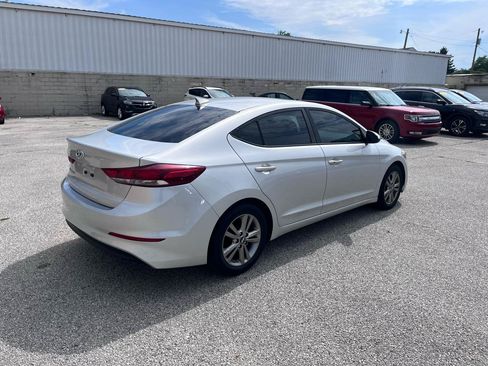 Used 2017 Hyundai Elantra Value Edition FWD image 3