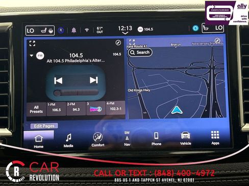 Used 2024 Chrysler Pacifica Limited FWD image 44