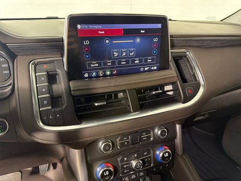 Used 2021 GMC Yukon SLT w/ SLT Premium Package AWD/4WD image 17