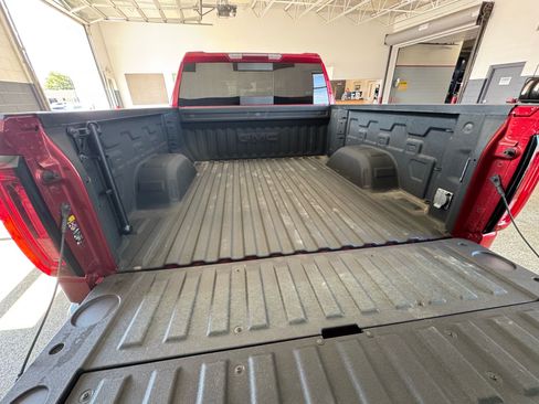 Used 2024 GMC Sierra 1500 SLT w/ SLT Premium Plus Package AWD/4WD image 8