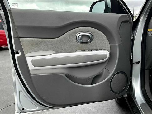 Used 2019 Kia Soul EV image 25
