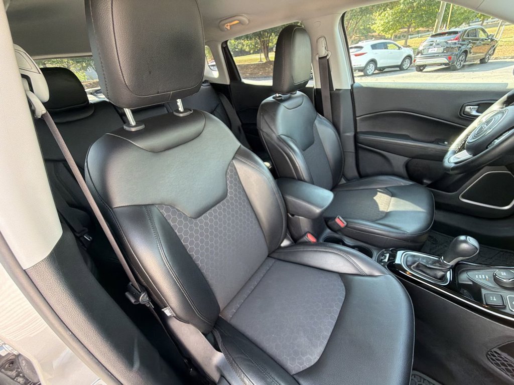 Used 2019 Jeep Compass Latitude AWD/4WD image 28