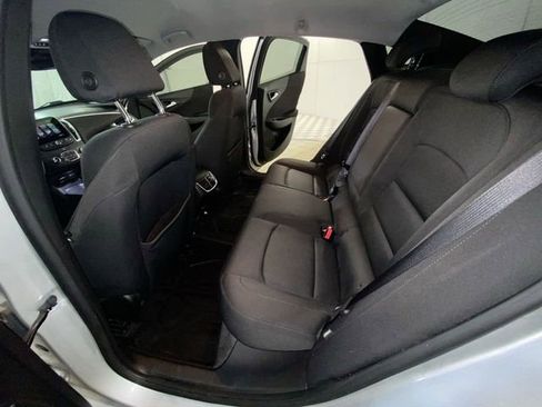 Used 2018 Chevrolet Malibu RS w/ Driver Confidence Package FWD image 19