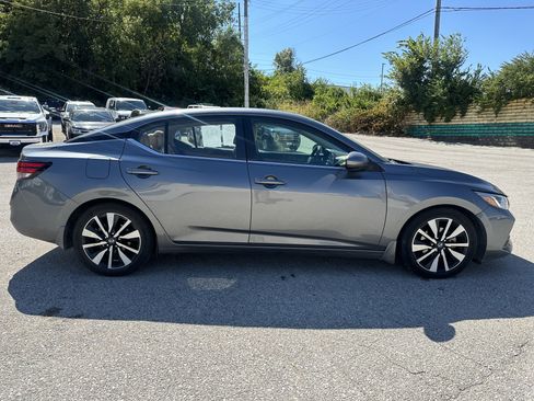 Used 2021 Nissan Sentra SV w/ SV Premium Package image 8