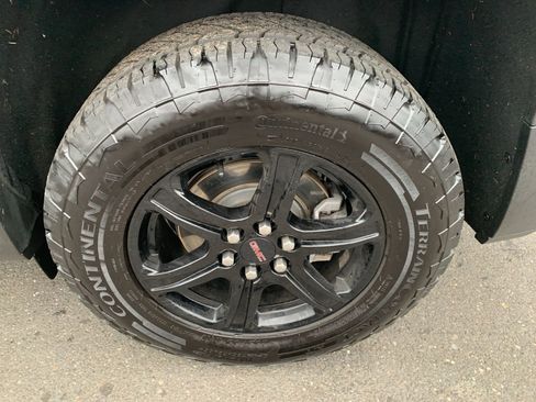 Used 2021 GMC Acadia AT4 image 10