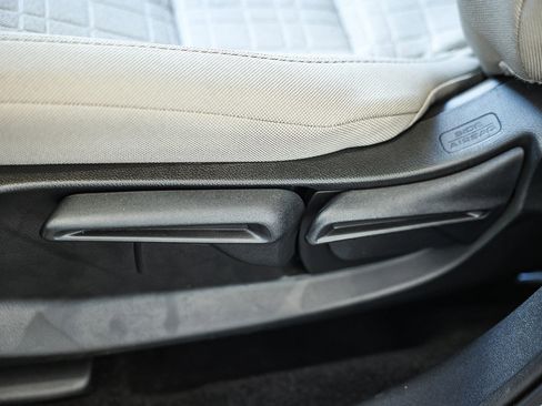 Used 2025 Honda HR-V LX image 26