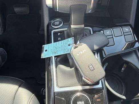 Used 2024 Kia Sportage EX FWD image 32