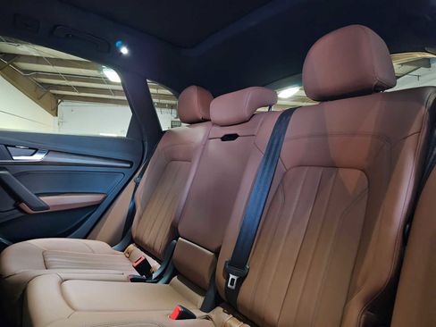 Used 2023 Audi Q5 2.0T Premium w/ Convenience Package image 18