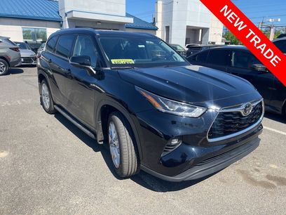 Used 2023 Toyota Highlander Limited